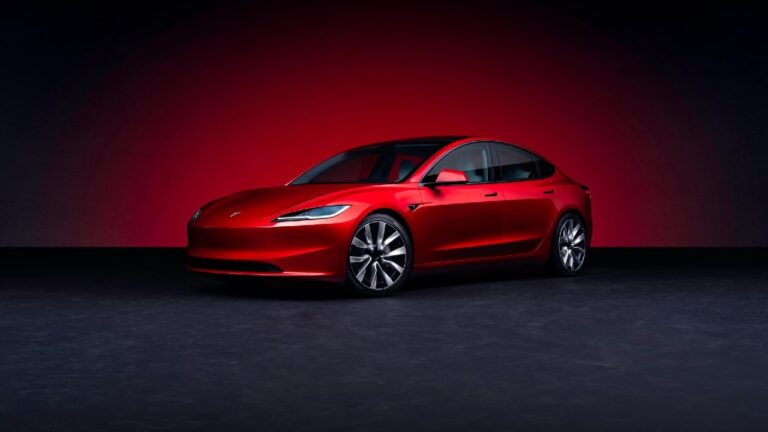 Uzun menzilli Tesla Model 3 yollara iniş yapıyor