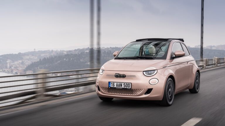 Fiat 500e kampanyasında 10.000 TL’lik EŞARJ kart hediyesi