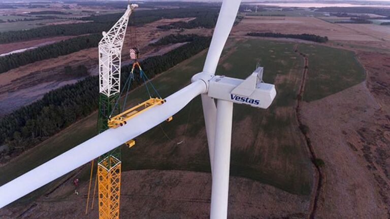 Vestas, İngiltere’de yeni fabrika planlarını askıya aldı