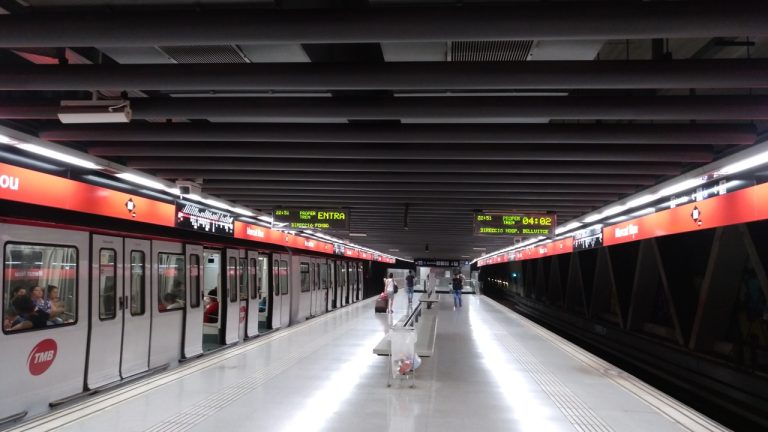 Barselona metrosu, temiz enerjiye geçişte önemli bir adım attı