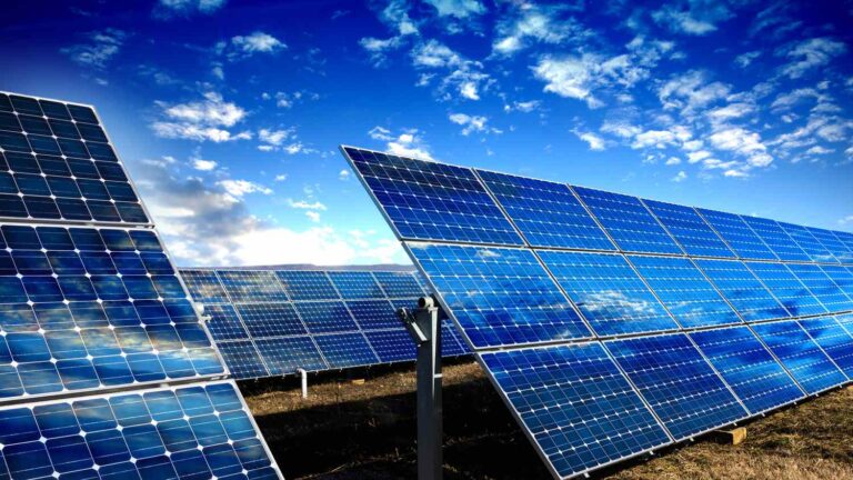 Dubai’de 950 MW’lık güneş enerjisi kompleksi açıldı