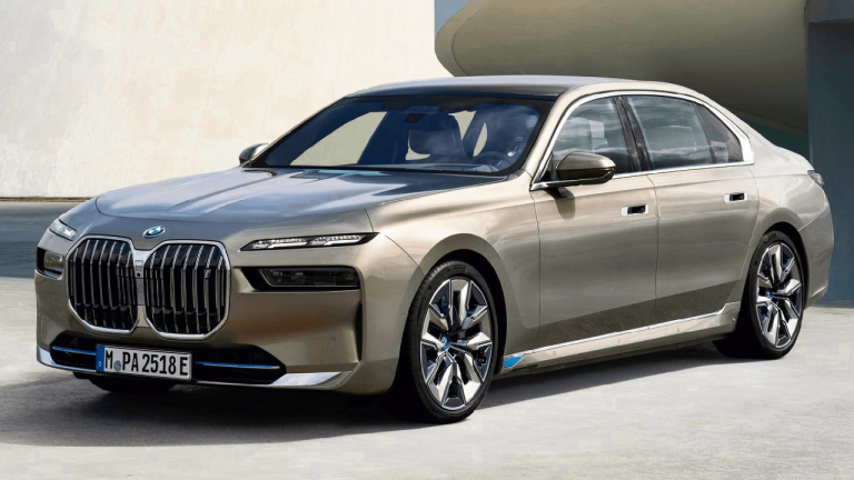 BMW, satışlarda elektrikli araçlara geçiyor