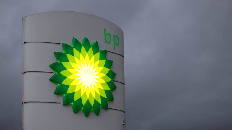 BP, aktivist yatırımcıların baskısıyla karşı karşıya