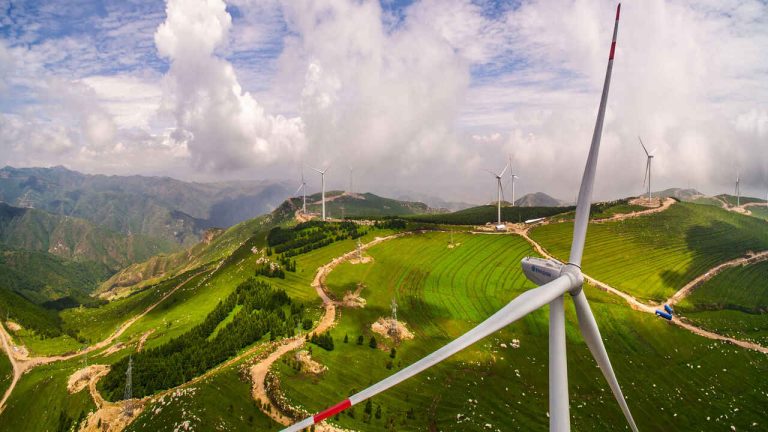 Çin temiz enerji yatırımları ile rekor kırdı