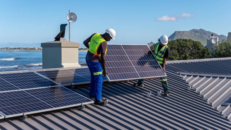 Güney Afrika’da güneş enerji üretimi öncüsü Standard Bank