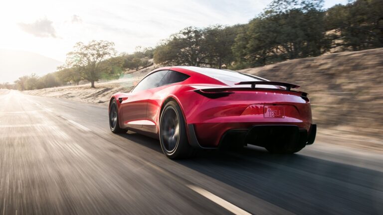 Tesla’nın uzun süredir beklenen Roadster modeli için yeni bir gecikme duyurusu!