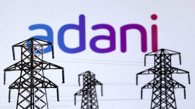 Adani Green Energy: Yenilenebilir enerji hedeflerini büyütüyor