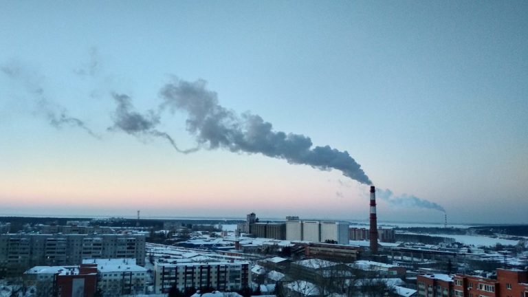 Elektrik yüklü aktif karbon süngeri ile karbon emisyonlarını azaltma