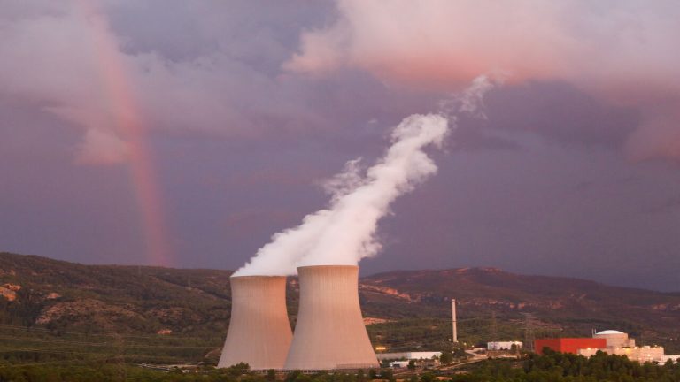 İspanya ve yeni güneş enerjili nükleer reaktör tesisi