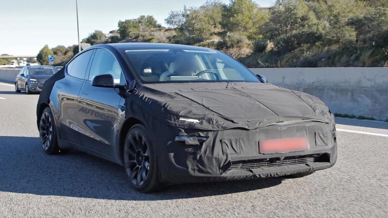 Yeni Tesla Model Y İspanya’da test edilirken görüntülendi