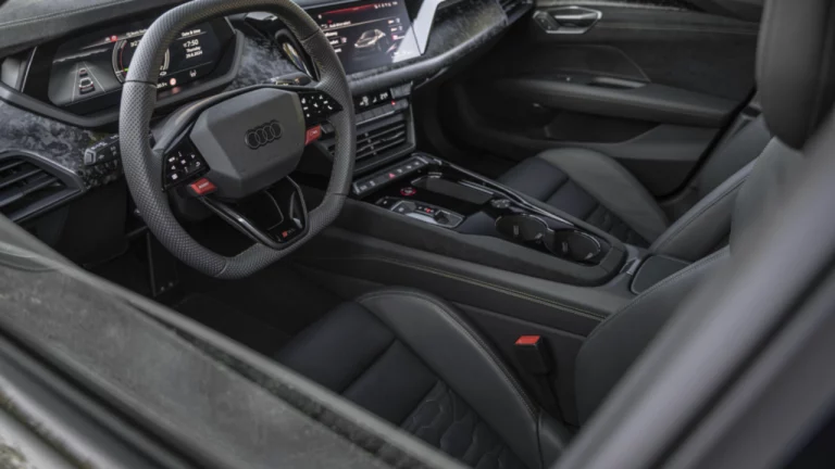 Audi, en güçlü elektrikli aracını duyurdu!