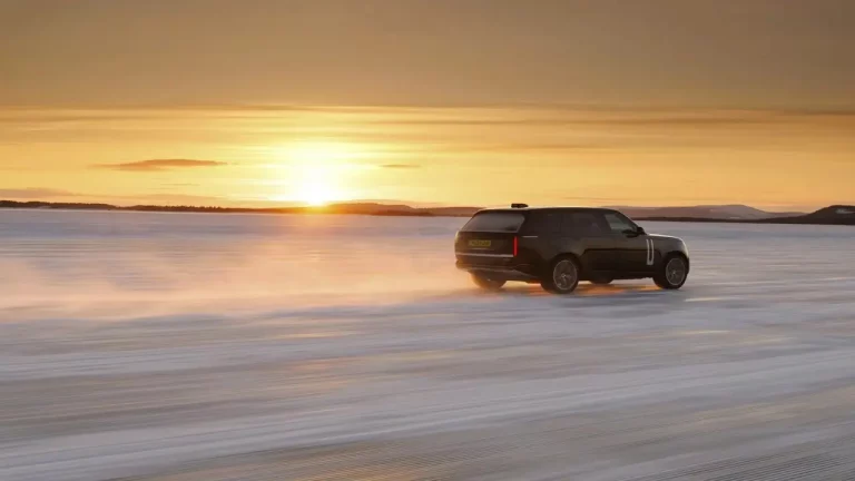 Elektrikli Range Rover modeli geliyor!