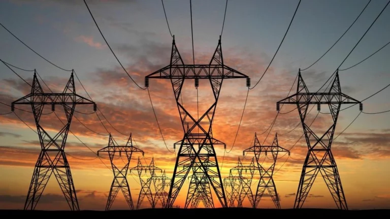 Türkiye’nin elektrikte kurulu gücü 118 bin megavatı aştı