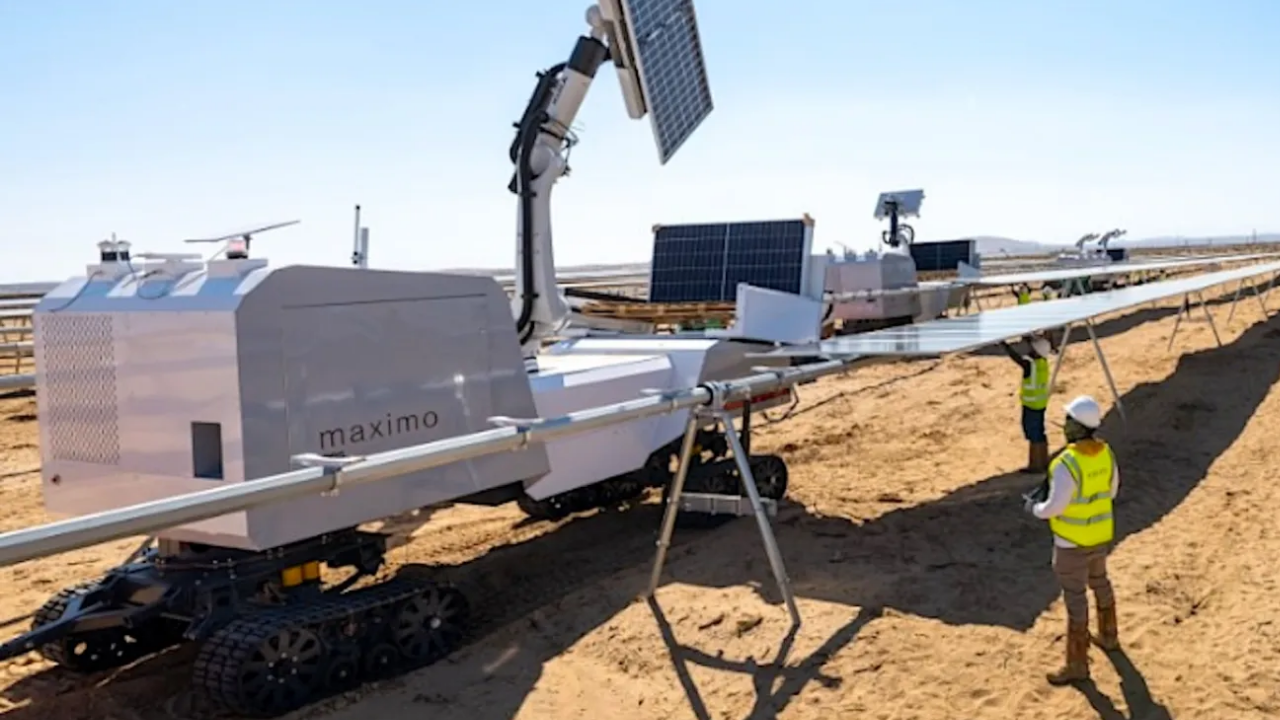 Güneş paneli robotu
