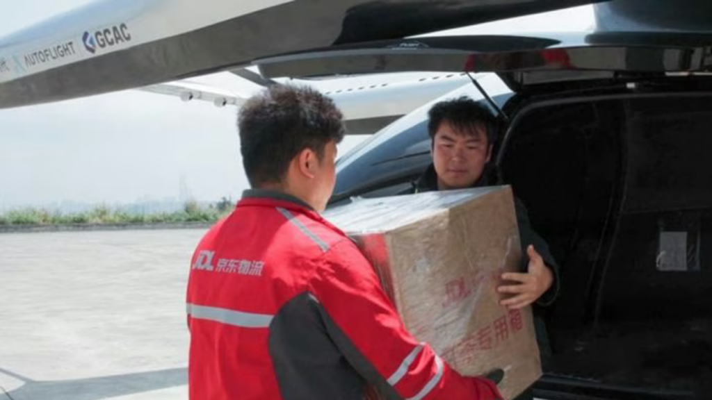 Dev dron ile çay teslimatı