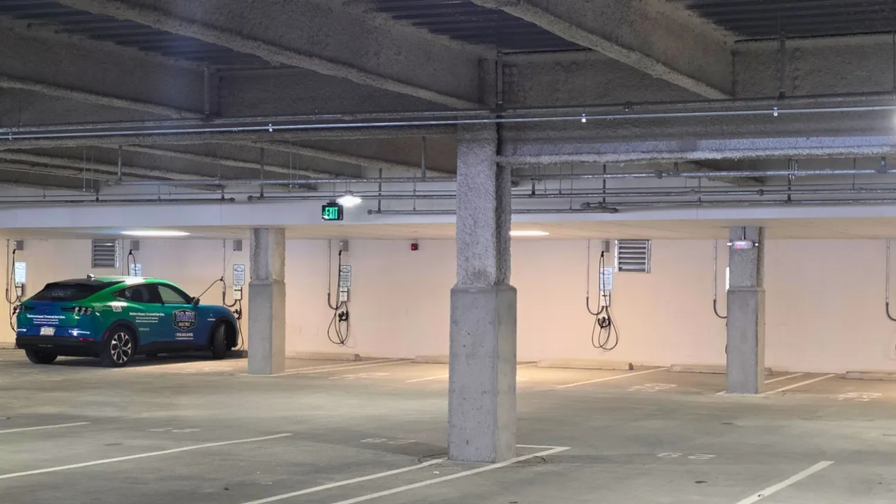Boston elektrikli araç şarjı