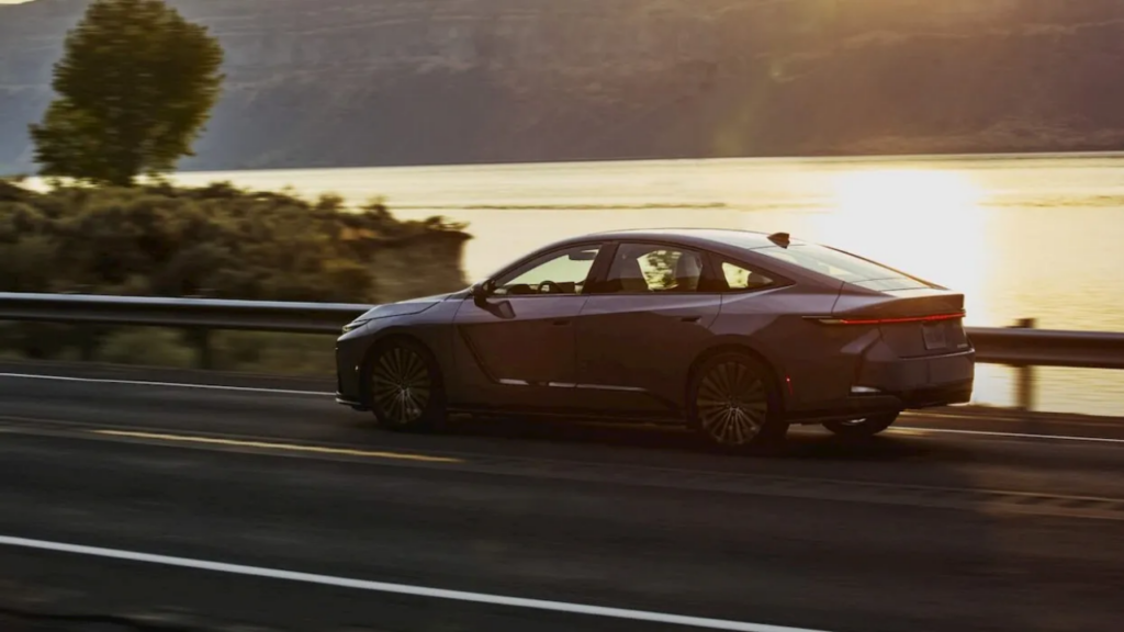 Lexus ES EV menzil testi