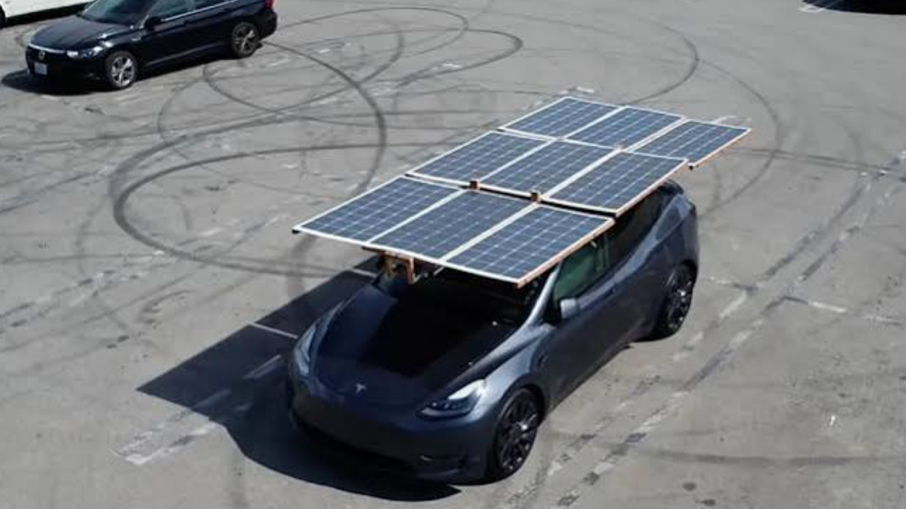 Tesla güneş pili fabrikası
